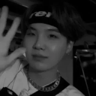 dark/black min yoongi by @shutyaoo