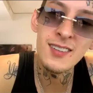 😁