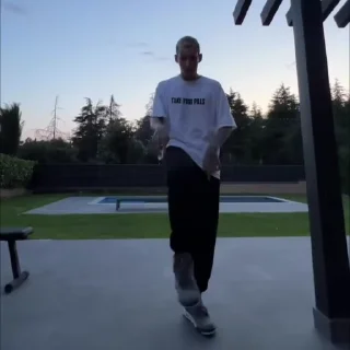 🥳