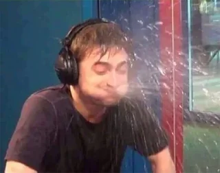😂