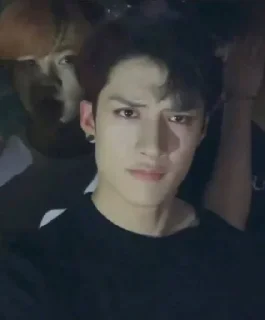 😡