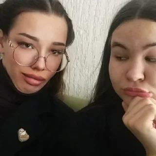 👑