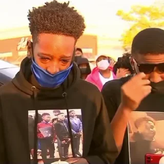 😭