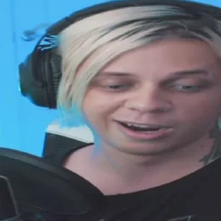 😀