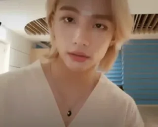 🤨