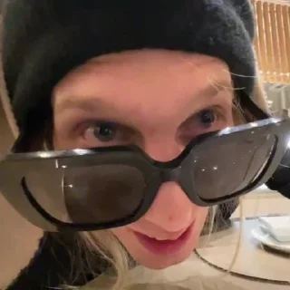 😎