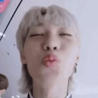 😘