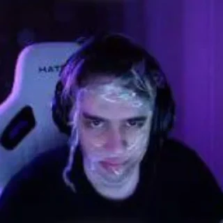 😡