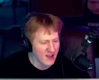 🤨