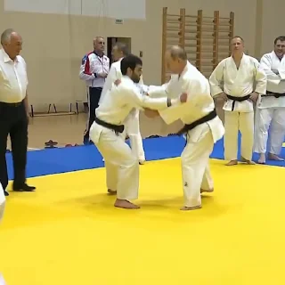 🤼‍♂️