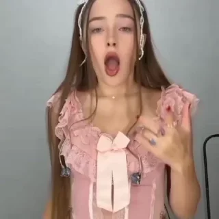 🥴