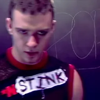 😠