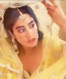 👰