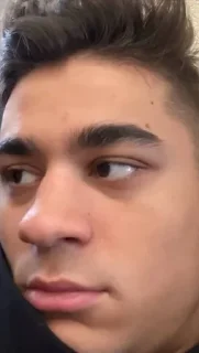 🗿