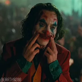 😈