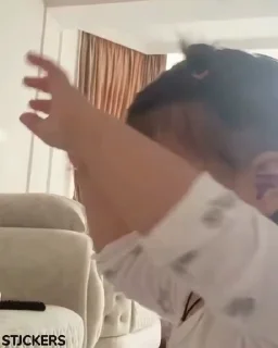 🥳