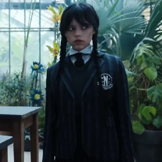 😐
