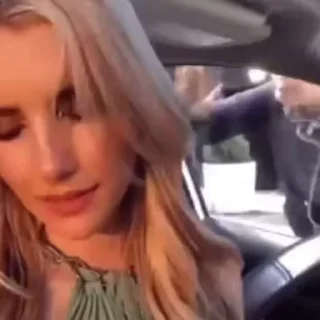 👸
