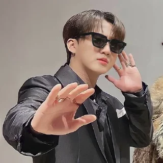 😎