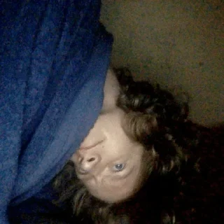 😡