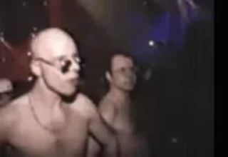 🕺