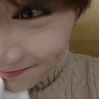 👁