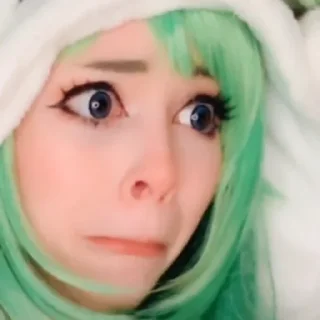 😨