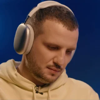 😔
