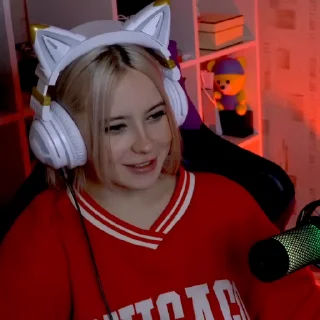 😡