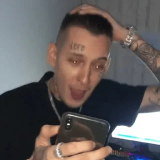 😱