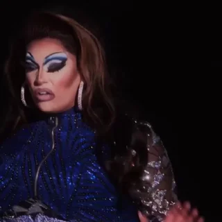 🤨