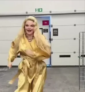 😁