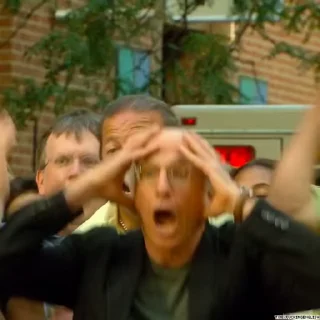 😱