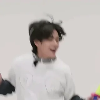 😐