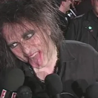 👹