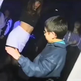 🕺