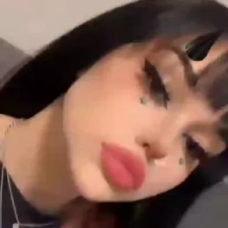 😐