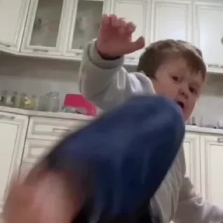 😐
