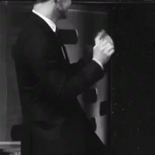 🕺