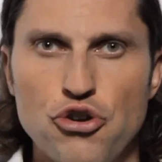 😮