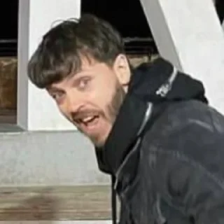 😧