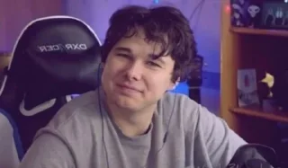 🤨