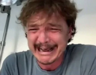 😭