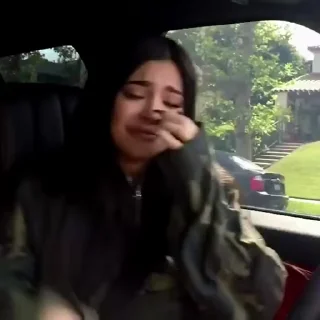 😭