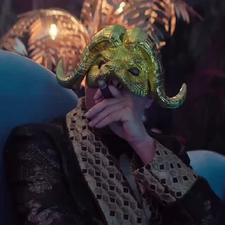 👑