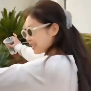 🎨
