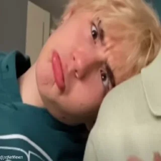 👺