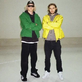 😎