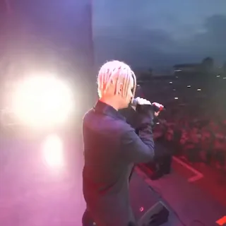🎤