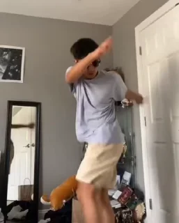 🕺